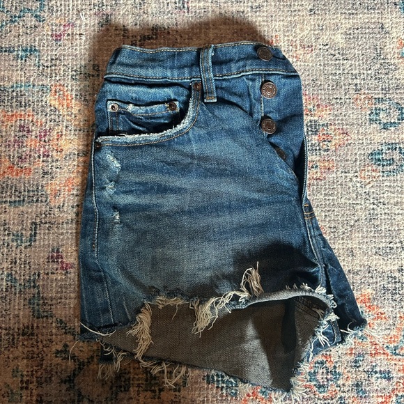 High rise mom short. Euc. Size 26 - Picture 2 of 3
